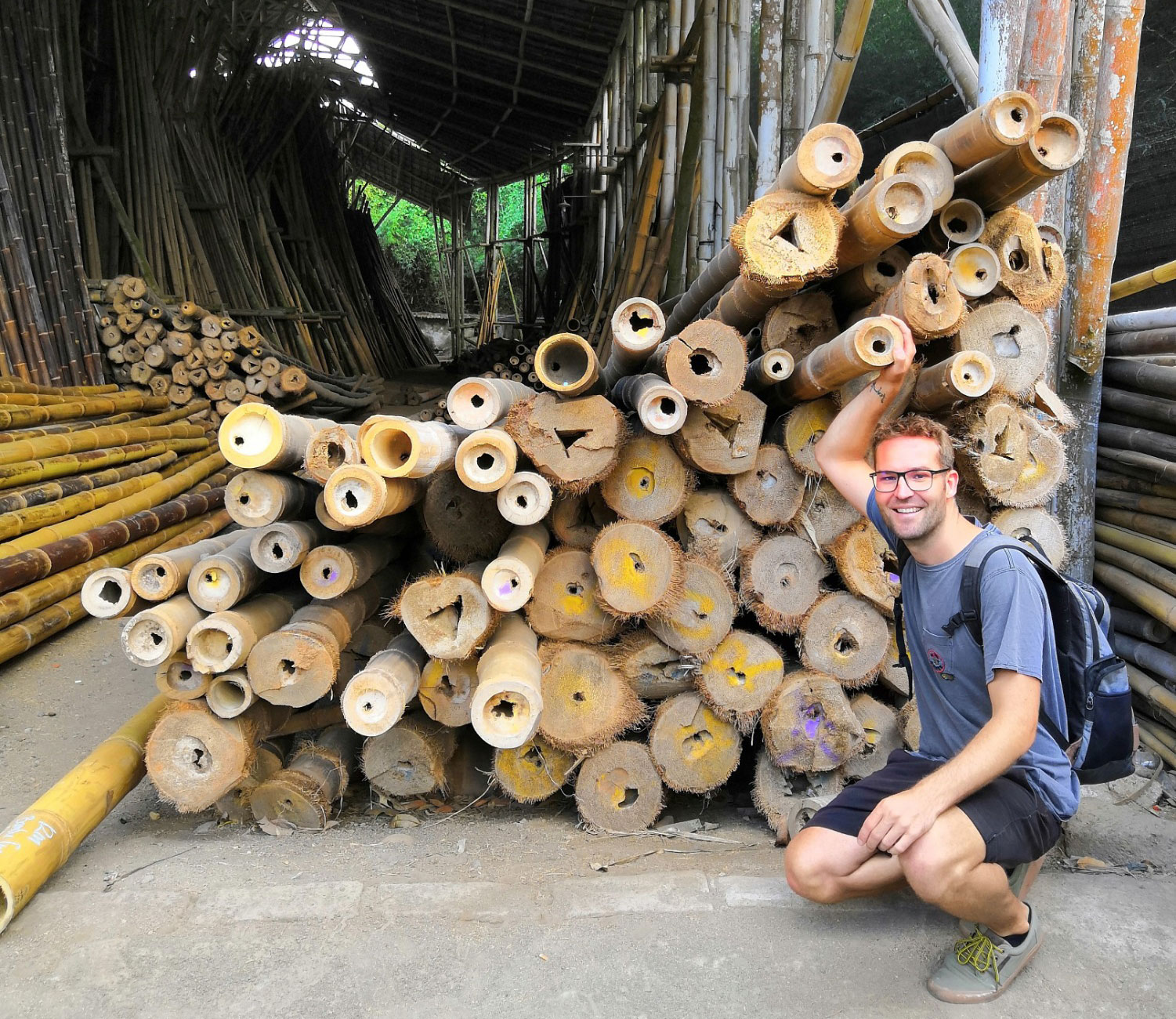 Hendrik Alsmann im Bambuslager